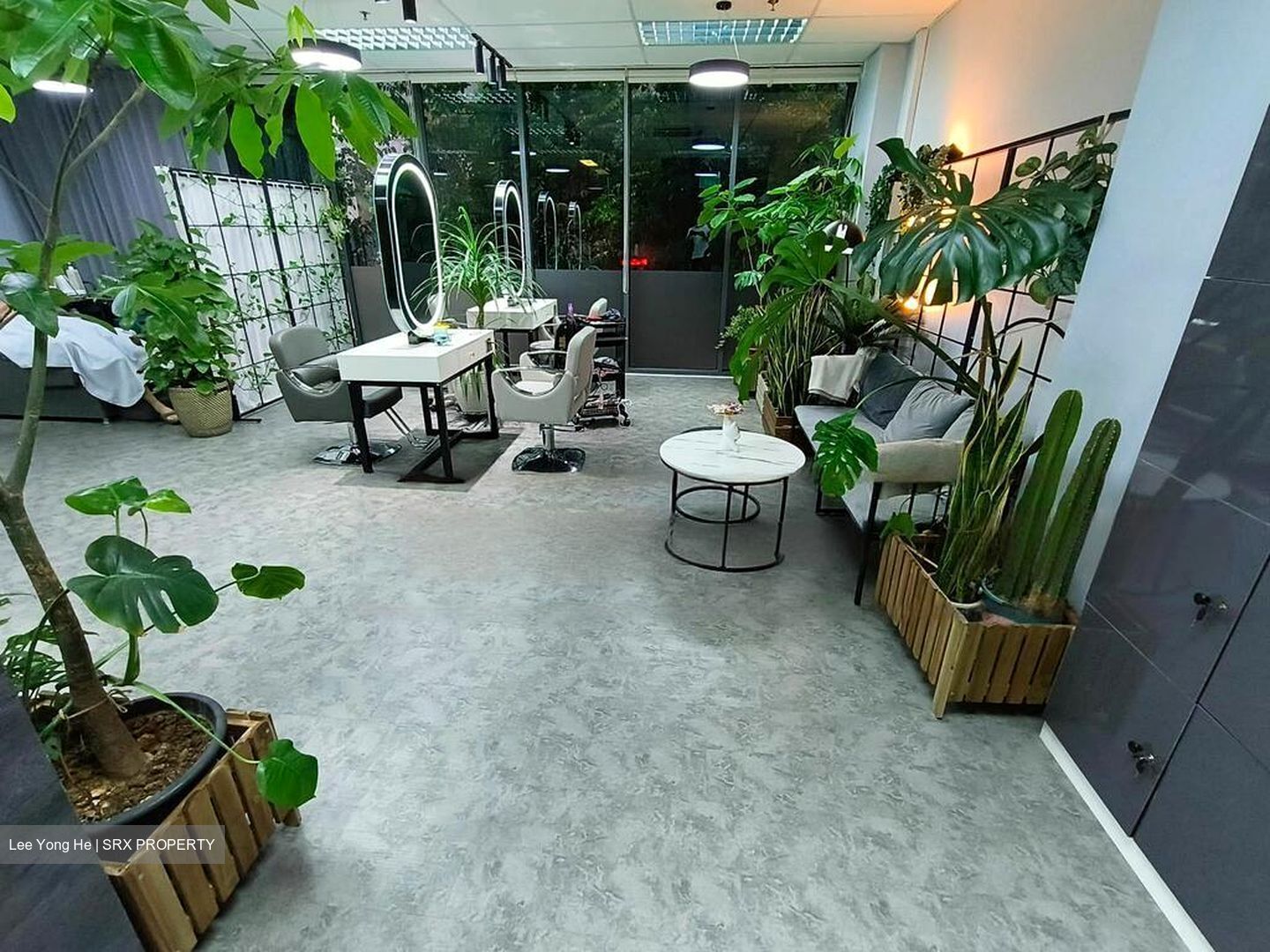 The Mezzo (D12), Retail #486332041